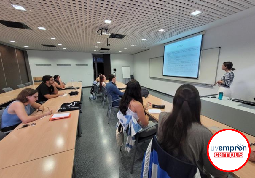 Impartida la microcertificació MiCEO (Competències Emprenedores Ocupacionals), “Protecció de drets de propietat intel·lectual”, de l'oferta formativa UVemprén Campus que patrocina Santander Open Academy.
